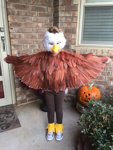 DIY Eagle Halloween costume for girls. Handmade. Falcon Costume Diy, Eagle Costume For Kids Diy, Diy Eagle Costume, Eagle Costume Diy, Roadrunner Costume, Bald Eagle Costume, Animal Costumes Diy, Eagle Costume, Animal Costumes For Kids