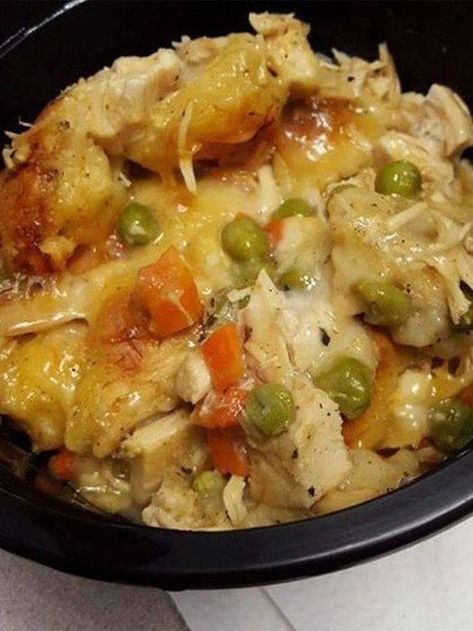 Home Made Bubble Up Chicken Pot Pie Bubble Up Chicken Pot Pie, Bubble Up Chicken, Bubble Up Casserole, Bubble Up, Pot Pies Recipes, Turkey Gravy, Chicken Pot Pie Recipes, Daily Recipes, Frozen Veggies