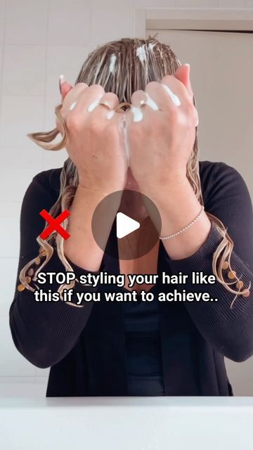 Curly Hair Style Tips on Instagram: "How I create quick & easy curls at the back with upside down styling?⤵️⁣⁣⁣
⁣⁣
Besides a good haircut are these things also important for me to create curls at the back:⁣⁣⁣
⁣⁣⁣
1️⃣brush away from my scalp⁣⁣⁣
2️⃣make sure hair is wet/soaking wet ⁣⁣⁣
3️⃣adding leave in with praying hands away from your scalp
4️⃣adding gel with scrunching ⁣
5️⃣scrunch side to side ⁣⁣⁣
⁣
If you follow these tips you will get great results at the back! ⁣

#healthyhairjourney #curlyhairroutine #curlyhaircare #hairtips #curls #naturalhair #wavyhair #curldefinition #curlycommunity #hairproblems #hairtransformation" How To Get Straight Hair Curly, How To Curl Wet Hair, How To Get My Curls Back, How To Get Curls Back, Get Curls Back, How To Get Curly Hair From Straight Hair, How To Get Your Curls Back, How To Make Straight Hair Curly, Wet Curly Hairstyles