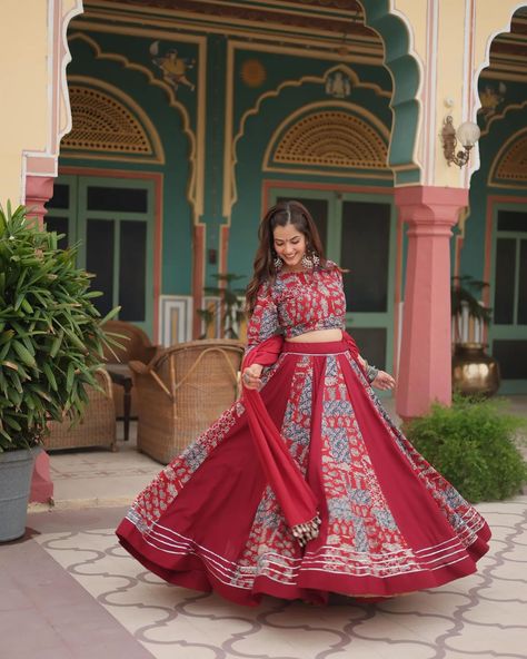 "Dancing through Navratri in style! ✨ - "Lehenga twirls and Garba whirls! Ready for the festival vibes. 💃 - "Bringing out the best festive attire this Navratri! 🌸 Order & Inquiry ( WhatsApp ) :- +917818861004 ❤️ *Clothing update join.* https://chat.whatsapp.com/Fu7EdOqE4fNEsyJiuQPyuC ❤️ *Jewellery Update Join:-* https://chat.whatsapp.com/Bt0n6AKpYvAJper7JpZIPI ❤️ - #NavratriSpecial - #Navratri2024 - #NavratriOutfit - #GarbaNight - #LehengaCholi - #GarbaReady - #DanceOfNavratri Maroon Lehenga Choli, Kali Pattern, Maroon Lehenga, Ethnic Wear Indian, Navratri Special, Lehenga Skirt, Ghagra Choli, Bridal Lehenga Choli, Readymade Blouse