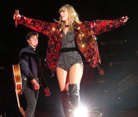 Taylor Swift at the Reputation Stadium Tour with Shawn Mendes. Reputation Stadium Tour, Reputation Tour, Taylor Swift Reputation, Taylor Swift Speak Now, Swift Tour, Tour Outfits, Stadium Tour, Taylor Swift Red, Taylor Swift 1989