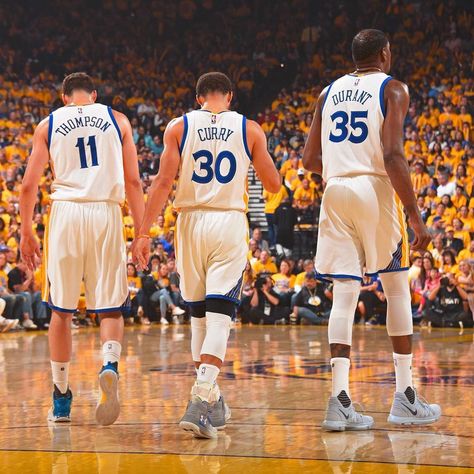 this trio Flavia Laos, Mvp Basketball, Durant Nba, Curry Pictures, Curry Nba, Stephen Curry Basketball, Golden State Warriors Basketball, Stephen Curry Pictures, Curry Warriors