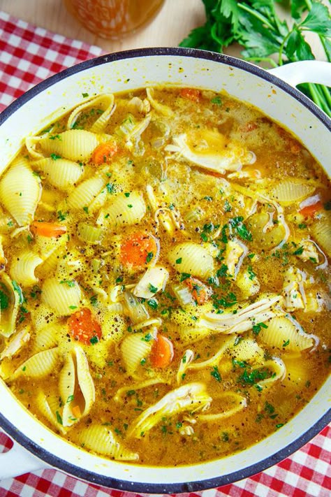 Chicken Noodle Soup Comfort Meals, Noodle Soup Recipes, Soup Recipes Chicken Noodle, Salad Pasta, Soup Chili, Chicken Soup Recipes, Soup And Sandwich, Easy Soups, Chicken Noodle Soup