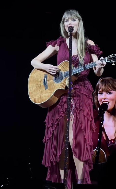 Happy Taylor Swift, Taylor Swift Haunted, Eras Tour Glendale, Singer Performing, Night Costume, Americana Aesthetic, Glendale Arizona, Magenta Dress, Wine Dress