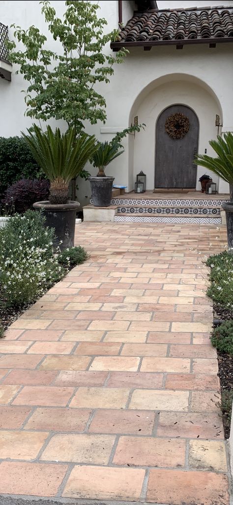 Spanish Staircase Outdoor, Spanish Front Courtyard, Modern Spanish Front Yard, Spanish Porch Hacienda Style, Spanish Yard Landscaping, Spanish Style Driveway Pavers, Front Yard Landscaping Spanish Style, Spanish Style Pavers, Spanish Fountain Court Yard