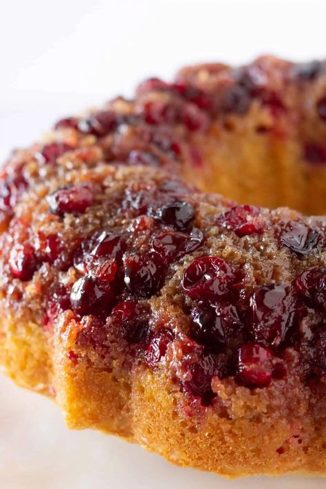 Cranberry Topping, Upside Down Bundt Cake, Cranberry Recipes Dessert, Cranberry Upside Down Cake, Lunch At Home, French Vanilla Cake, Cranberry Dessert, Christmas Dessert Table, Cranberry Cake