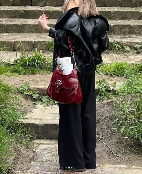 Venus In Sagittarius, Sagittarius Style, Hobo Bag Outfit, Sagittarius Aesthetic, Y2k Shoulder Bag, Red Leather Bag, Bag Outfit, Winter Fits, Mode Inspo