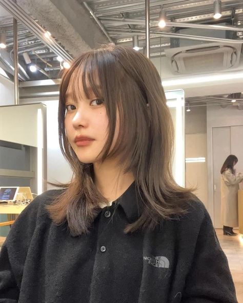 Short Hair No Layers, Japanese Haircuts, Japanese Haircut, Long Hair Waves, Girl Haircut, Hair Inspiration Short, Shot Hair Styles, Girl Haircuts, Hair Makeover