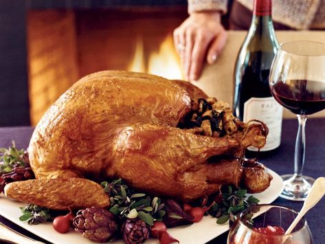 Roasted Stuffed Turkey with Giblet Gravy Roasted Stuffed Turkey, Turkey Pan, Best Thanksgiving Turkey Recipe, Glazed Turkey, Turkey Giblets, Giblet Gravy, Fried Turkey Recipes, Champagne Grapes, Deep Fried Turkey