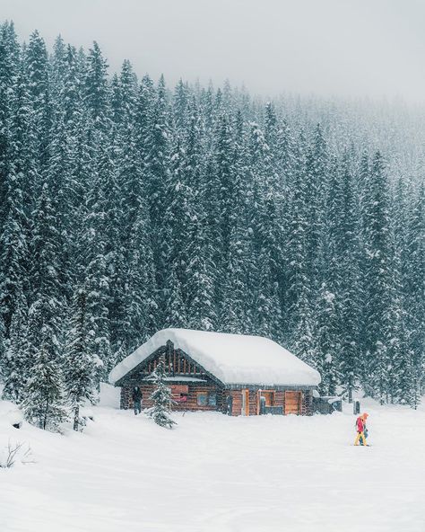 Jason | Photo/Video Creator on Instagram: “How cold does this look right now? 🥶 Even though it looks cold and was cold, I really think the heavy snowfall really adds to the scenery!…” The Creator, Photo And Video, Instagram