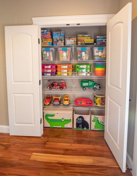 Toss your kids toys without the guilt this holiday so that you're prepared for the influx of new toys this holiday season. Storage Playroom Ideas, Kids Playroom Organization Storage, Playroom Organization Storage, Boy Toy Organization, Kids Playroom Organization, Toy Closet Organization, Modern Kids Playroom, Toddler Closet Organization, Kids Closet Storage