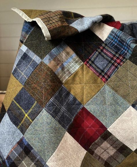 Tartan Patchwork Quilts, Quilts Made With Plaid Fabric, Tartan Aesthetic, Tweed Patchwork Quilt, Knit Blanket Patchwork, Tartan Patchwork, Upcycled Wool Blanket, Patch Work Knitted Blanket, Wool Blanket Upcycle