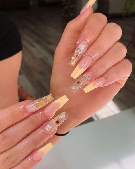 Classy Yellow Nails, Yellow Acrylic Nails Coffin, Sunflower Acrylic Nails, How To Strengthen Nails, Viral Nails, Nails Airbrush, Strengthen Nails, Coffin Nail Designs, Nails Healthy