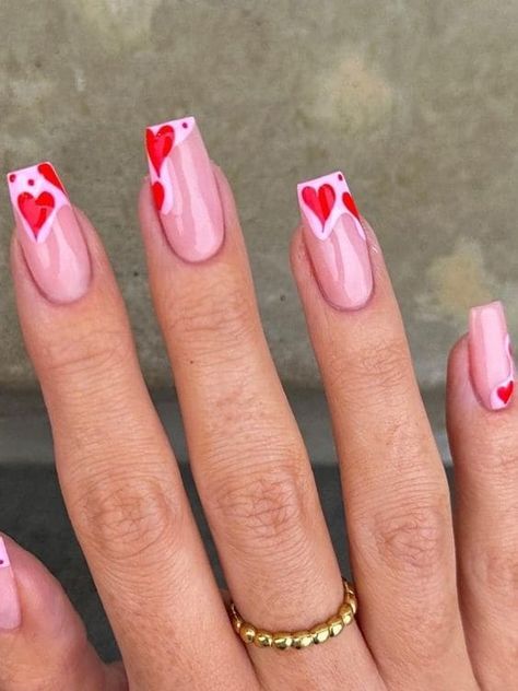 pink negative space nails with red hearts Nails With Red, Nye Nails, Negative Space Nails, Heart Nail Designs, Pink Glitter Nails, Valentine Nail Art, Punk Nails, Glittery Nails, Nude Nail Designs