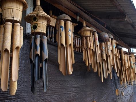 Carillons Diy, Wooden Wind Chimes, Bamboo Diy, Wind Chimes Craft, Bamboo Wind Chimes, Diy Wind Chimes, Bamboo Crafts, Rain Chain, Garden Crafts Diy