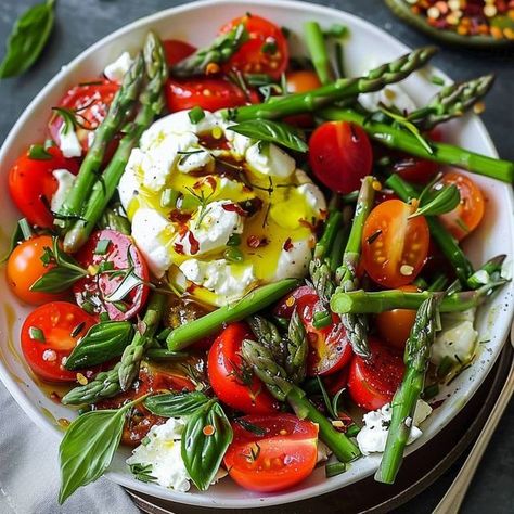 Asparagus Tomato Salad With Burrata Cheese, Salad Dressing Recipes Vinaigrette, Salad With Burrata, Chef Jamie Oliver, Iranian Recipes, Burrata Salad, Burrata Cheese, Asparagus Salad, Bath Bomb Recipes