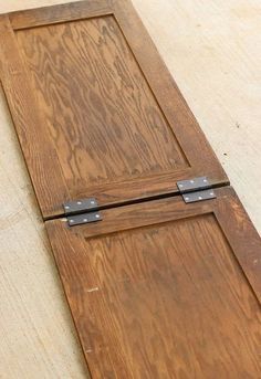 Gorgeous Entryway, Cabinet Door Ideas, Cabinet Doors Repurposed, Old Cabinet Doors, Recycling Crafts, Decor Makeover, Furniture Upcycling, Doors Repurposed, Old Cabinets