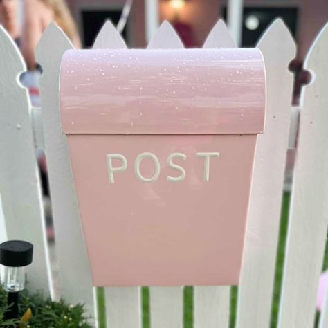 Pink Mailbox, Cute Mailbox, Wall Mailbox, Mailbox Decorations, Mailbox Decor, Pink Passion, Casa Vintage, Preppy Room Decor, Preppy Room