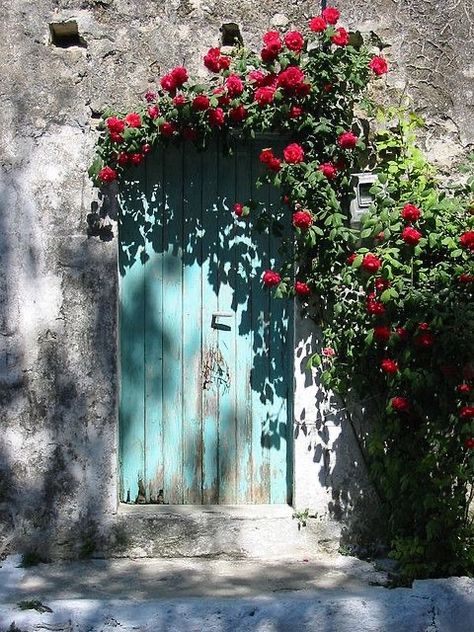 Old Doors Photography, Door With Flowers, Wooden Door Ideas, Entry Door Designs, Corfu Greece, Home Decor Idea, Cool Doors, Cottage Art, Rustic Doors