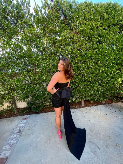 Hot Pink Heels Outfit Dresses, Black Prom Dress Pink Heels, Black Hoco Dress With Pink Heels, Black Prom Dress With Pink Heels, Black Dress And Pink Heels, Black Dress With Pink Heels, Black Dress Pink Heels, Pink Heels Outfit, Heels Outfits Dress