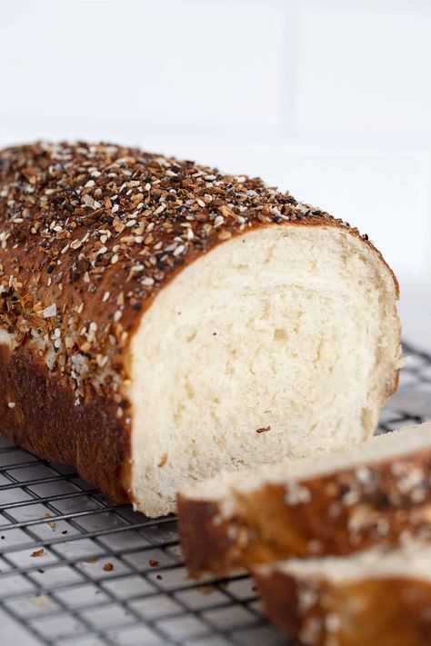 Bagel Bread Homemade Everything, Bagel Recipe Easy, Bagel Bread, Bagel Toppings, Bread Toppings, A Loaf Of Bread, Bread Maker Recipes, Homemade Rolls, Yeast Bread Recipes