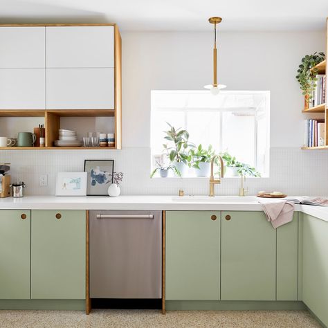 Reno Kitchen, Outdated Kitchen, Kitchen 2024, Green Kitchen Cabinets, Cabinet Fronts, Kitchen Cabinets Makeover, Ikea Cabinets, Emily Henderson, Green Cabinets