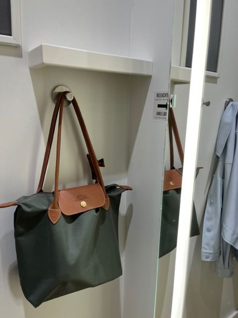 Green Longchamp Bag Outfit, Longchamp Khaki, Green Longchamp, Longchamp Bag Outfit, Long Champ Bag, Longchamp Outfit, Longchamp Mini, Long Champ, Longchamp Handbags