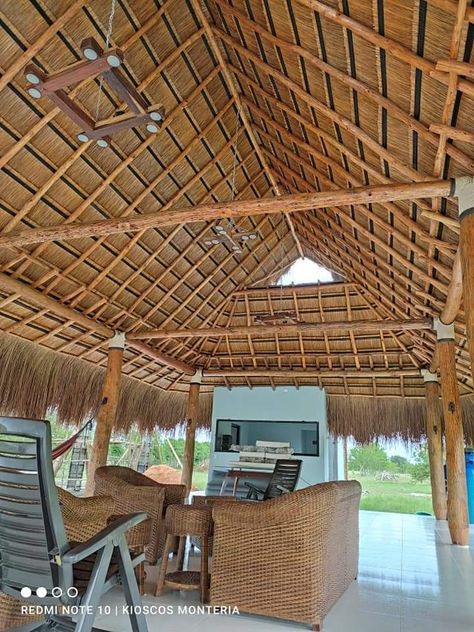 Cubierta en mangle rojo y palma vendeaguja Dock Bar, Mexico House Ideas, Yoga Deck, Yoga Shala, Baker Beach, Mexico House, Farmhouse Plans, Backyard Oasis, Club House