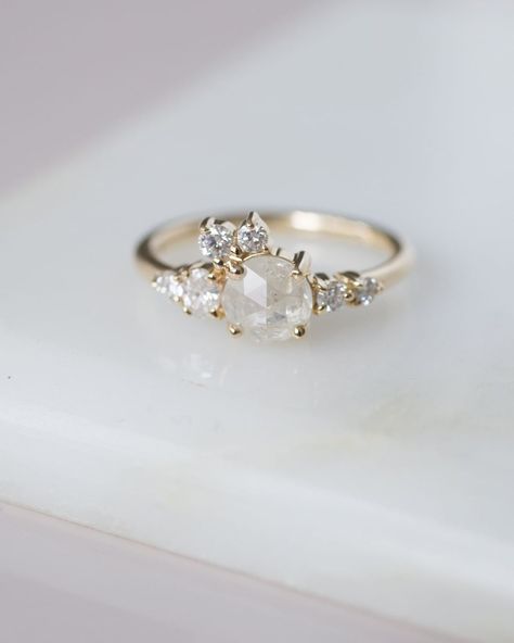 Ring Cluster, Dark Wedding, Tiny Diamond, Diamond Cluster Ring, Minimalist Rings, Jewelry Inspo, Diamond Cluster, Sapphire Diamond, Cluster Ring