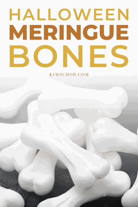 Halloween Merange Cookies, Meringue Cookies Halloween, Meringue Ghosts Recipe, Halloween Meringue Cookies, Meringue Designs, Meringue Bones, Halloween Meringue, Bone Cookies, Fun Halloween Snacks