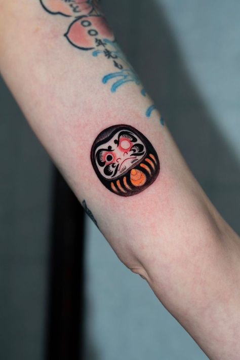 Small Daruma Tattoo, Cute Daruma Tattoo, Daruma Doll Tattoo Design Black And Grey, Japanese Daruma Tattoo Design, Daruma Doll Tattoo Design, Daruma Tattoo Design, Tattoo In Color, Tattoo Daruma, Daruma Tattoo