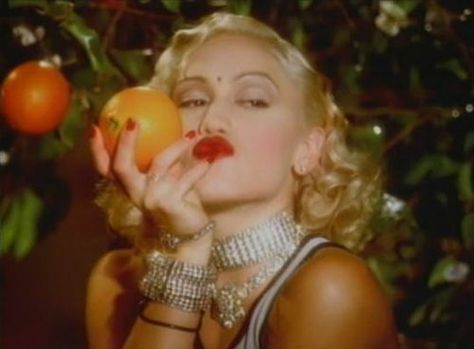 Gwen Stefani Dont Speak, 90s Gwen Stefani, Dont Speak, Gwen Stefani No Doubt, Jewerly Set, Don't Speak, No Doubt, Gwen Stefani, Music Stuff