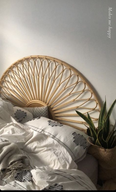 Decoration Living Room Ideas, Boho Bed Frame, Wallpaper Bedroom Aesthetic, Remodel Interior Design, Unique Bed Frames, Rattan Bed Frame, Circle Bed, Boho Headboard, Ideas Bathroom Decor