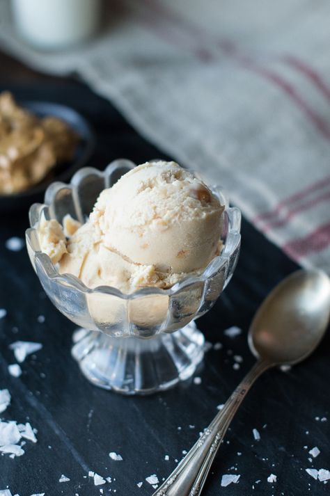 Salted crunchy peanut butter gelato, made without an ice cream maker! Peanut Butter Gelato, Coffee Ice Cream Recipe, Gelato Recipe, Crunchy Peanut Butter, Peanut Butter Ice Cream, Milk Ice Cream, Coffee Ice, Ninja Creami, Healthy Ice Cream