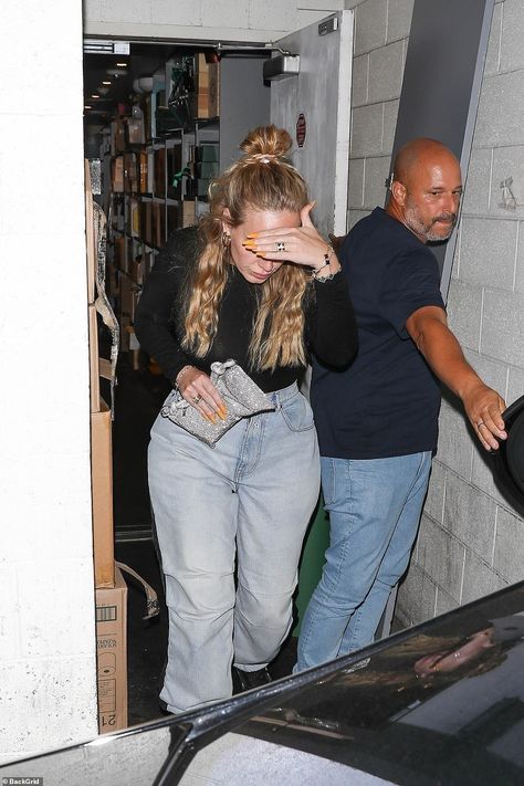 Adele Casual Outfits, Adele Outfits Style, Adele Outfits Casual, Adele Style Casual, Adele Street Style, Adele Tattoo Ideas, Adele Paparazzi, Adele Hairstyles, Adele Outfits