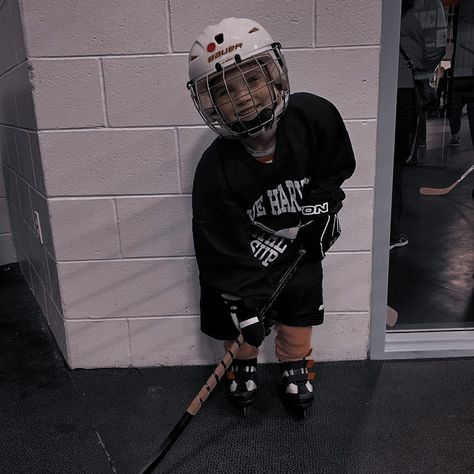 Boys Hockey, Hockey Kids, Future Boy, Stars Hockey, Hockey Baby, Playing Football, Hockey Player, Aesthetic Boy, Chicago Pd