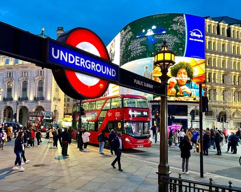 15 BIG Mistakes To Avoid When Planning A Trip To London - Follow Me Away Trip To London, London Travel, Planning A Trip, Plan A, Wonderful Time, Tell Me, In London, Follow Me, Wonder