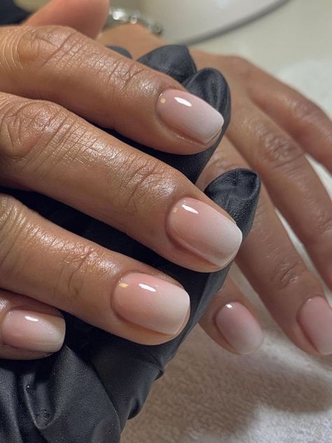 baby boomer (short nude ombre nails) Work Appropriate Nails, Sns Nails Designs, Natural Nails Manicure, Classy Looks, Short Nail Manicure, Natural Gel Nails, Natural Acrylic Nails, Hard Gel Nails, Nail Designs Ideas