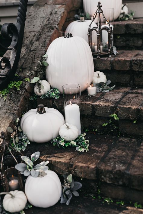 White And Black Fall Wedding, Black And White Fall Wedding Theme, Wedding Shower Fall Decorations, White Pumpkin Decor Wedding, White Pumpkins And Eucalyptus Wedding, Spooky Halloween Wedding Decor, Pumkin Decoration Ideas Wedding, Fall Wedding Pumpkin Decor, Black Pumpkin Wedding Decor