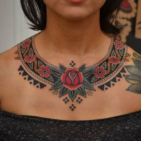 American Traditional Tattoos Chest Women, American Traditional Band Tattoo, Traditional Collar Tattoo, Traditional Band Tattoo, Sternum Tattoo Women Traditional, Tato Geisha, Chest Necklace, Collar Tattoo, Collarbone Tattoo