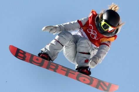 Pinterest Chloe Kim Snowboarder, Snowboarding Olympics, Skaters Outfit, Pro Snowboarders, Snowboard Outfit, Snowboarding Photography, Snowboarding Aesthetic, Chloe Kim, Snowboard Girl