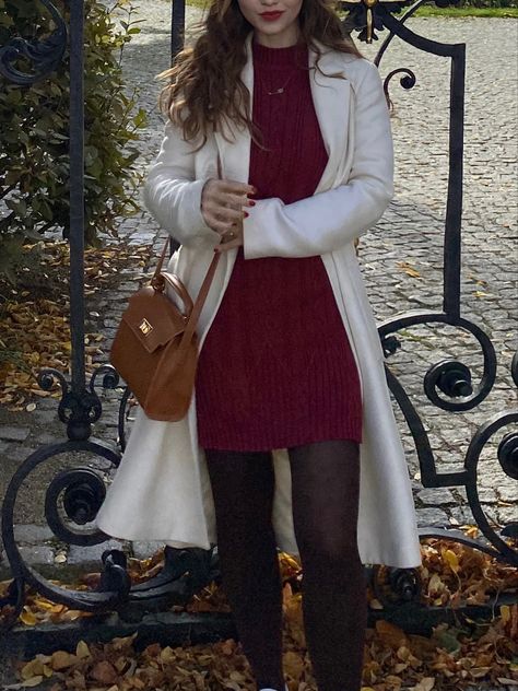 Burgundy Classy Outfit, Red Coat Outfit Aesthetic, Old Money Valentines Day Outfit, Old Money Red Outfit, Bsd Clothes, Old Money Aesthetic Fall, Fall Outfits Red, Classy Feminine Style, Cherry Vibes