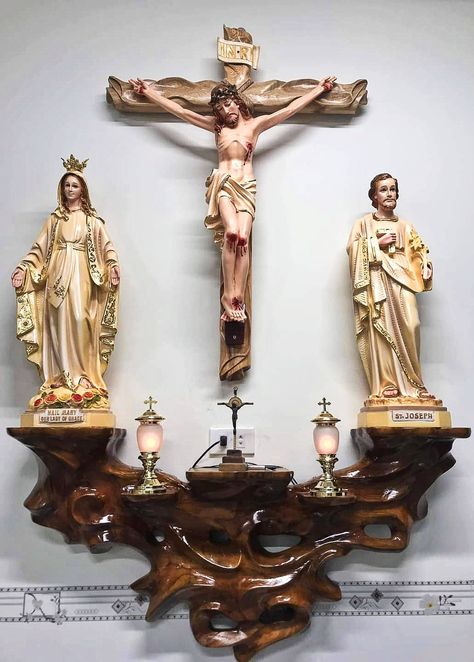 Christian Shrine Home Altar, Roopakoodu Christian Home, Catholic Shrines And Altars Ideas, Alter Christian, Christian Altar Ideas For Home, Alter Design For Home Catholic, Altar Design Home Catholic, Catholic Altar Home Ideas, Christian Prayer Room Design