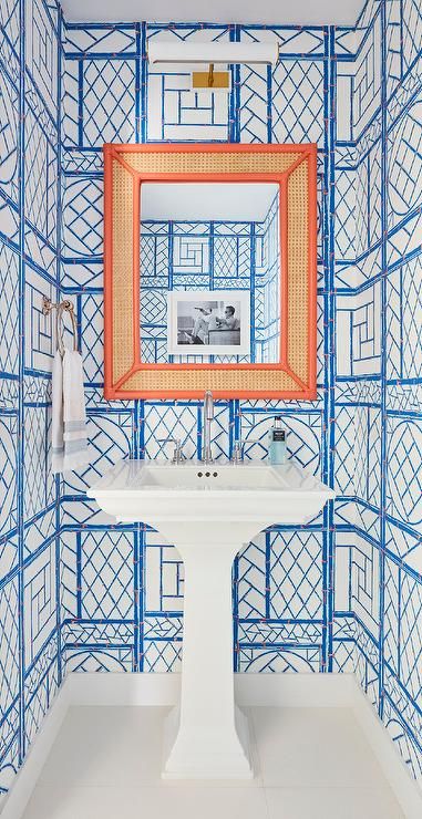 Blue Powder Room, White Powder Room, Black Arch Mirror, Beach Mirror, Bamboo Wallpaper, Scalloped Mirror, Beach Interior, Trellis Wallpaper, White Tile Floor