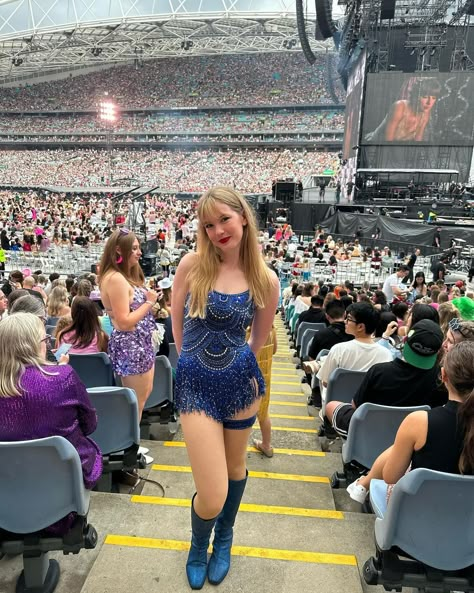 Grace (@gracee.tucker) • Foton och videor på Instagram Midnight Rain Outfit, Taylor Swift Midnights Era Outfits, Midnights Era Outfits, Taylor Swift Eras Tour Aesthetic, Midnight Outfit, Eras Tour Costumes, Midnights Outfit, Taylor Swift Midnights Era, Tour Costumes