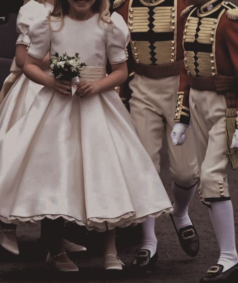 Royal Family Aesthetic Dark, British Royals Aesthetic, British Royal Aesthetic, Royal Family Aesthetic, Marigold Aesthetic, Royal Wedding Aesthetic, Amazing Halloween Makeup, Royal Family England, Royalty Aesthetic