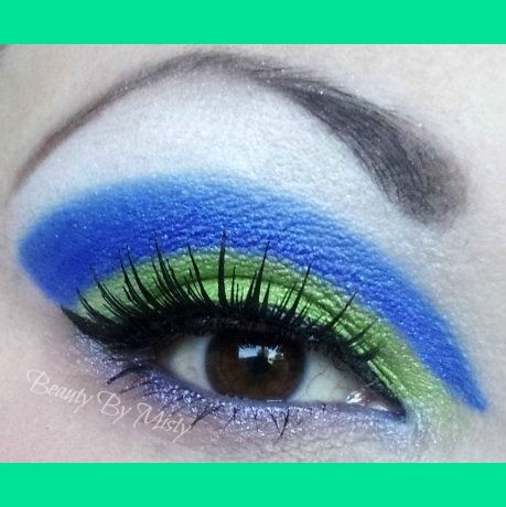 Ooohh The Claw | Misty H.'s (mistolee) Photo | Beautylish Sully Makeup, The Claw Toy Story, Toy Story Alien Costume, Toy Story Halloween, Alien Makeup, Alien Halloween, Eyeshadow Ideas, Toy Story Costumes, Alien Costume