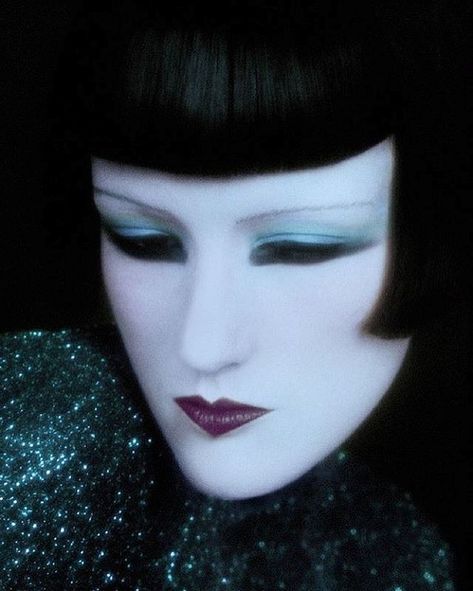 Serge Lutens Makeup, Artist Makeup, Serge Lutens, Ethereal Makeup, Dior Makeup, Yamaguchi, Interesting Faces, Love At First Sight, Makeup Inspo