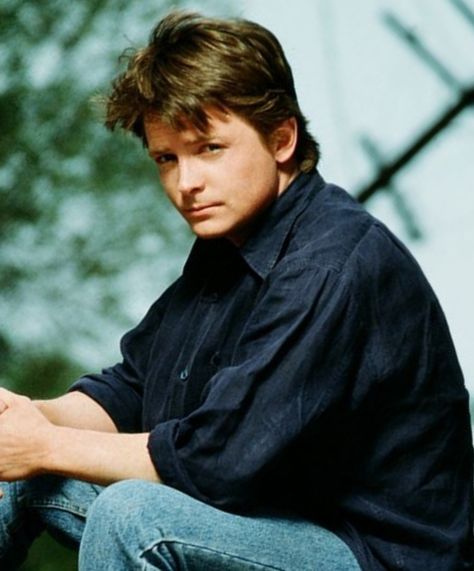 Michael J Fox Young, Vintage Guys, Alex P Keaton, 80's Vibes, Michael Fox, Fox Photos, Arcade Room, Future Photos, Michael J Fox