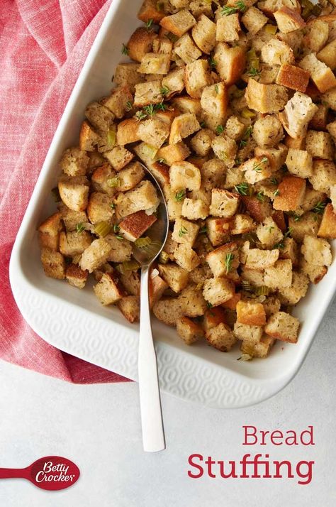 Traditional Stuffing Recipe, Classic Stuffing Recipe, Best Stuffing Recipe, Dressing Recipes Thanksgiving, Bread Stuffing, Gluten Free Stuffing, Thanksgiving Dressing, Homemade Stuffing, Turkey Stuffing